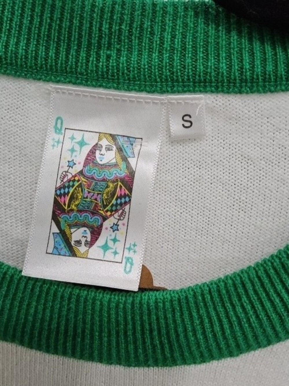 QUEEN OF SPARKLES Cream Knit Top with Green and Gold "bears" Script - Picture 2 of 2